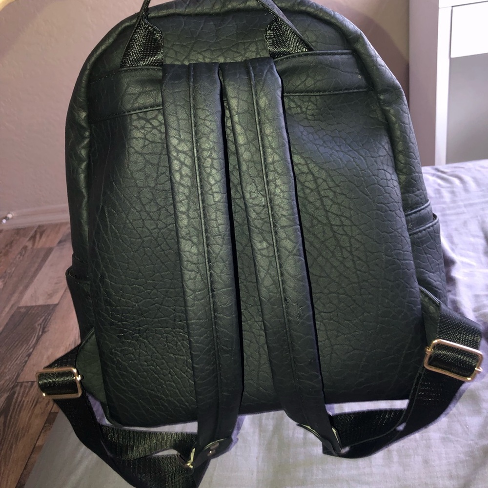 Backpack - Picture 2 of 4